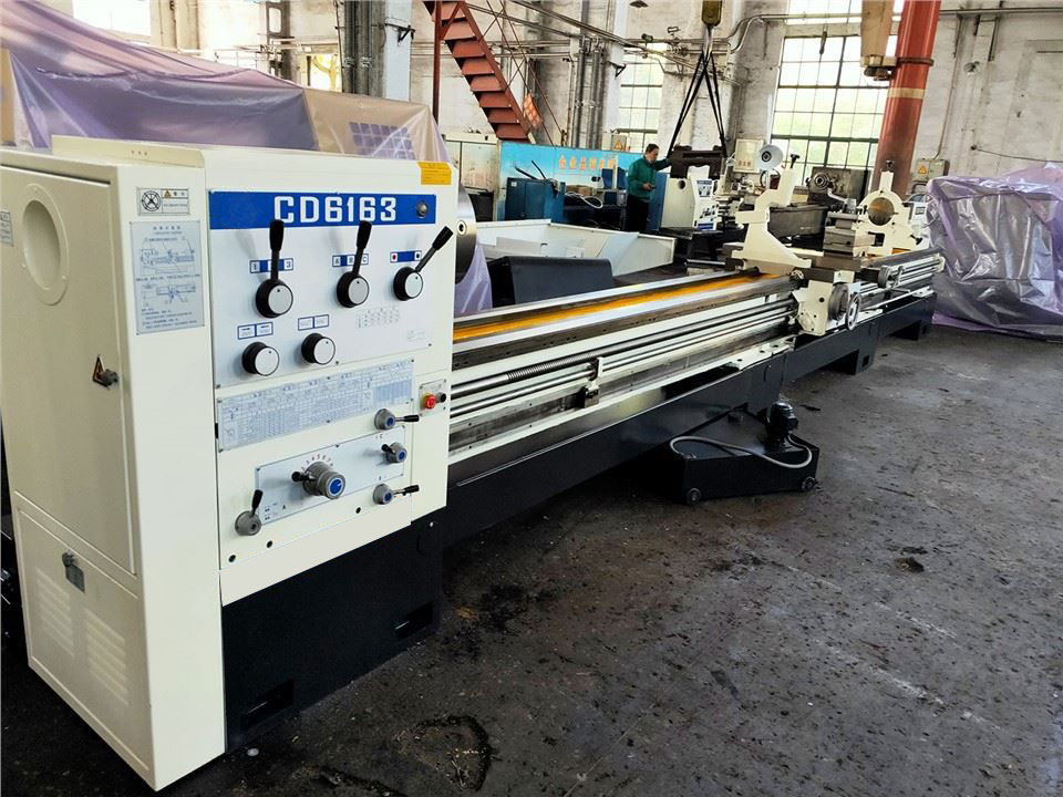 Universal Horizontal Gap-Bed Light-Duty Turning Lathe Machine